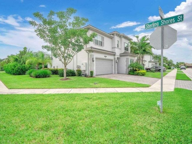 Дом в аренду по адресу 15395 Green River Court - фото 6882571