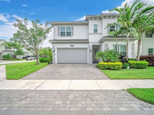 Дом в аренду по адресу 15395 Green River Court - фото 6882572