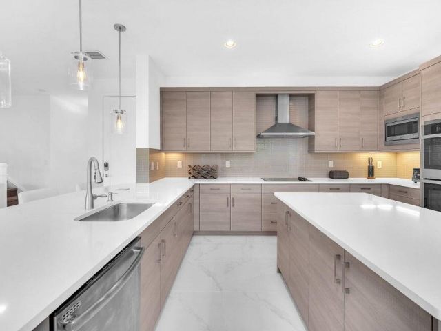 Дом в аренду по адресу 15395 Green River Court - фото 6882574