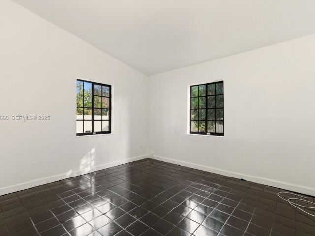 Продажа дома по адресу 18141 NW 4th Ave - фото 6933807