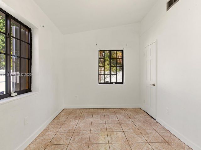 Продажа дома по адресу 18141 NW 4th Ave - фото 6933808