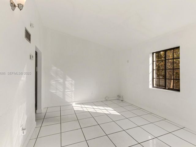 Продажа дома по адресу 18141 NW 4th Ave - фото 6933817