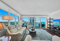 Квартира #1436 (Available May 1st)