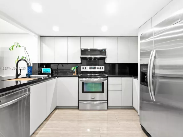 Продажа дома по адресу 2528 N 38 Ave D-32 - фото 6882271