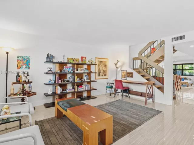 Продажа дома по адресу 2528 N 38 Ave D-32 - фото 6882262