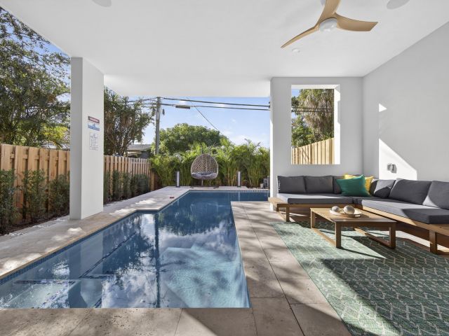 Дом в аренду по адресу 1121 NE 17th Avenue - фото 6889331