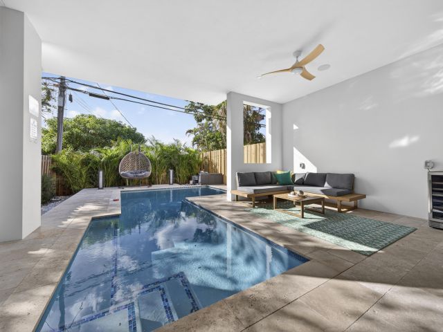 Дом в аренду по адресу 1121 NE 17th Avenue - фото 6889332