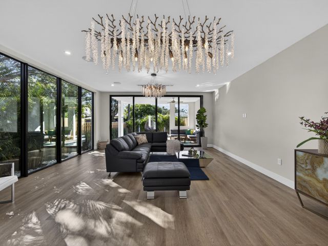 Дом в аренду по адресу 1121 NE 17th Avenue - фото 6889334