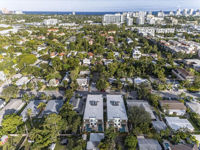 Дом в аренду по адресу 1121 NE 17th Avenue - фото 6889336