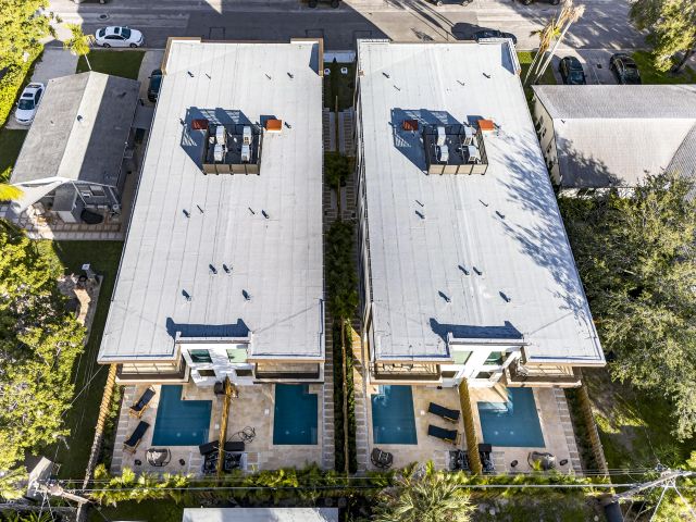 Дом в аренду по адресу 1121 NE 17th Avenue - фото 6889337