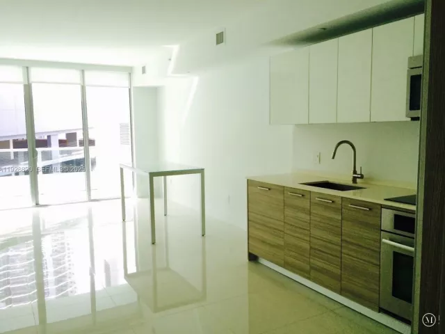 Продажа квартиры #1100 - фото 6881652