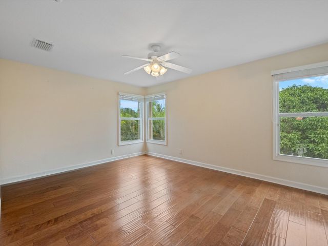 Продажа дома по адресу 3804 Victoria Road - фото 6893847