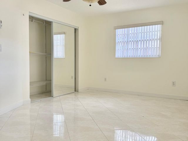 Дом в аренду по адресу 2594 W End Road - фото 6893879