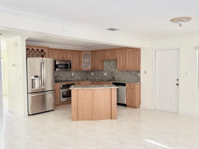 Дом в аренду по адресу 2594 W End Road - фото 6893882