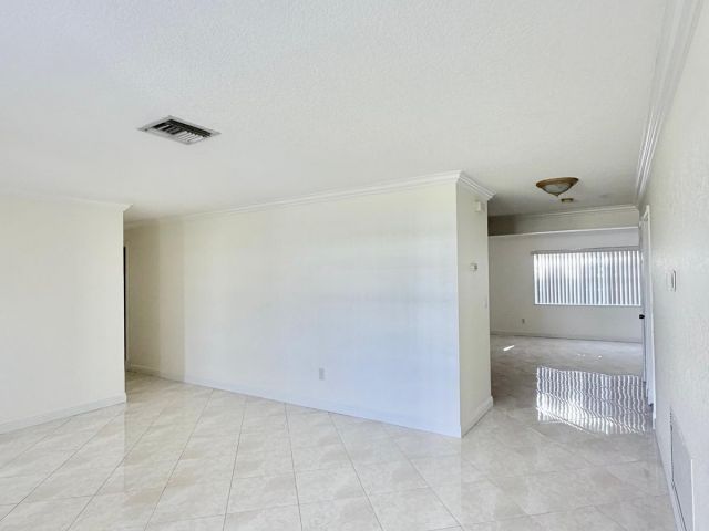 Дом в аренду по адресу 2594 W End Road - фото 6893883