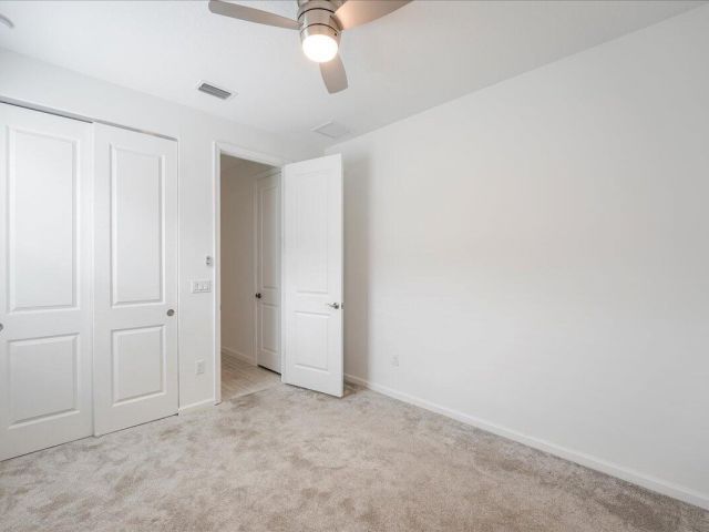 Дом в аренду по адресу 6818 Pointe Of Woods Drive - фото 6893617