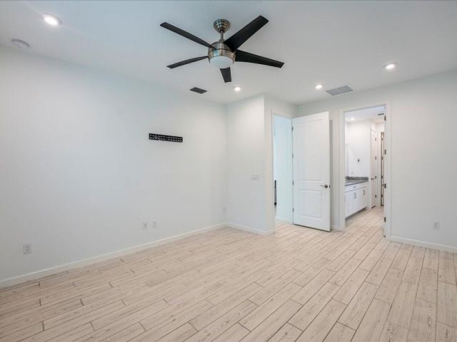 Дом в аренду по адресу 6818 Pointe Of Woods Drive - фото 6893622