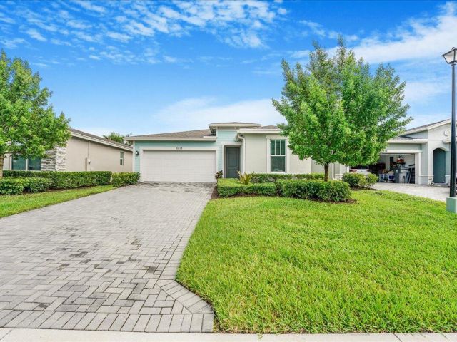 Дом в аренду по адресу 6818 Pointe Of Woods Drive - фото 6893635