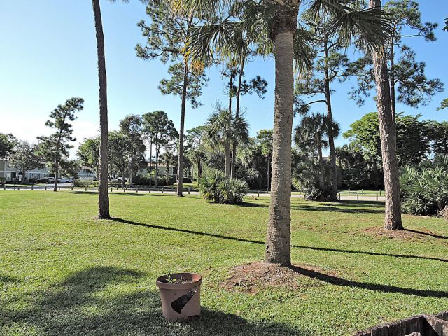 Дом в аренду по адресу 5040 Society Place E E - фото 6893761