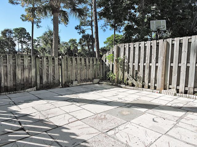 Дом в аренду по адресу 5040 Society Place E E - фото 6893765