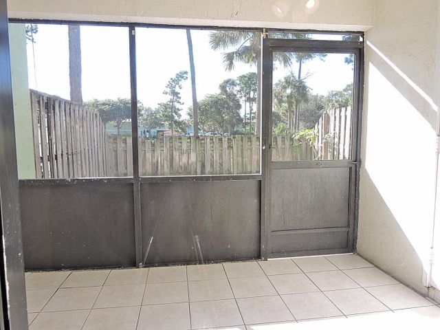 Дом в аренду по адресу 5040 Society Place E E - фото 6893766