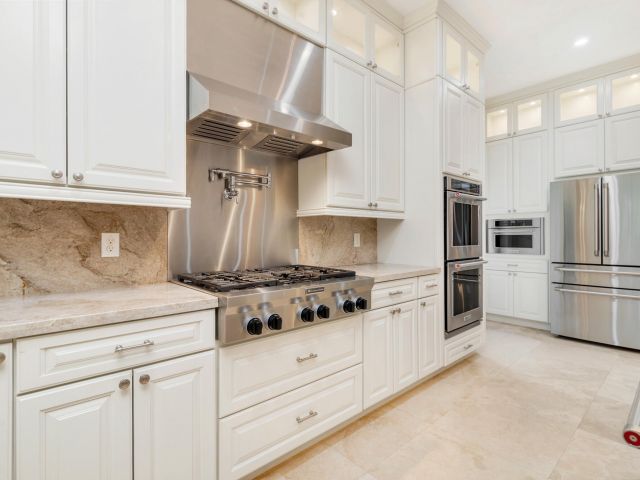 Продажа дома по адресу 216 Summa Street - фото 6893735