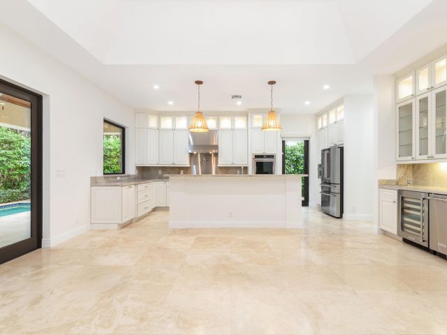 Продажа дома по адресу 216 Summa Street - фото 6893738