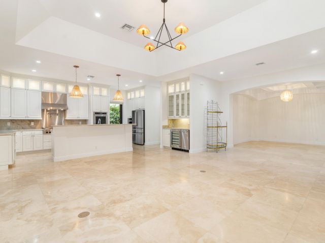 Продажа дома по адресу 216 Summa Street - фото 6893741