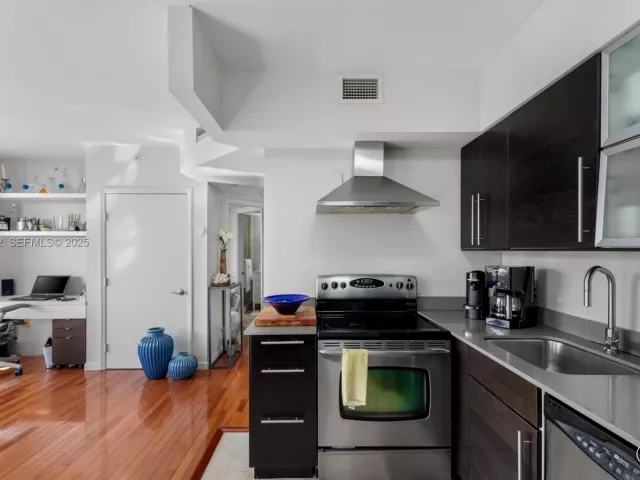 Продажа квартиры #1712 - фото 6886752