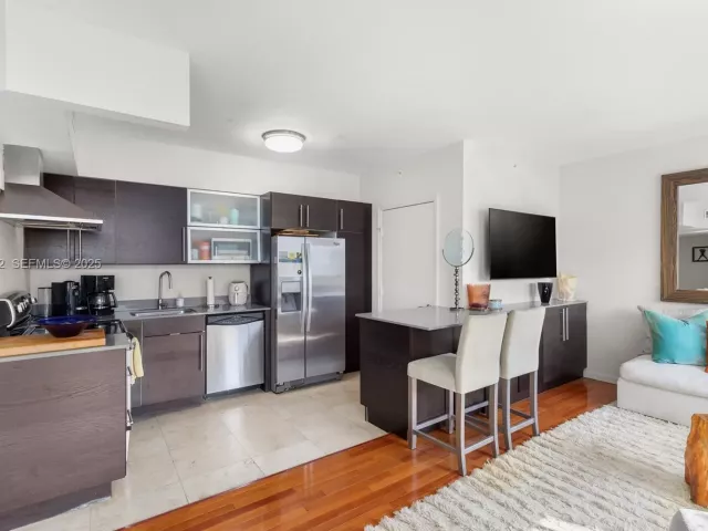 Продажа квартиры #1712 - фото 6886754