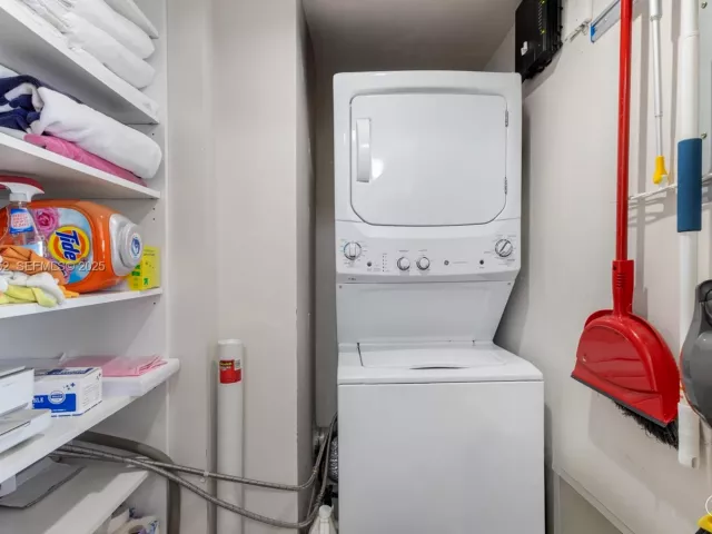 Продажа квартиры #1712 - фото 6886737