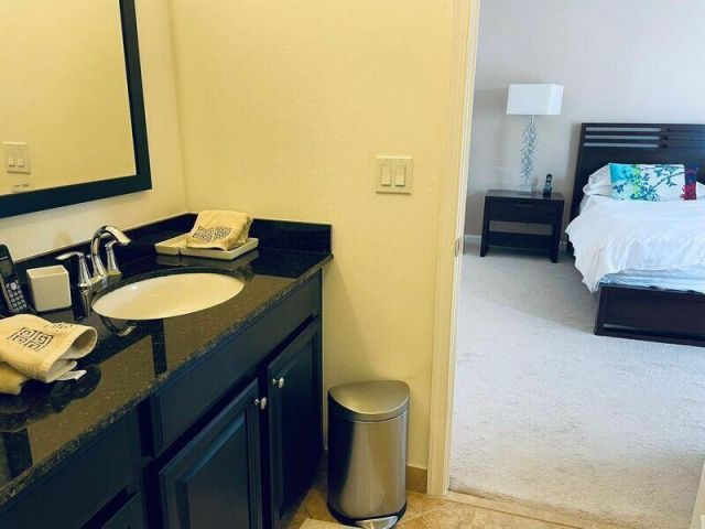 Дом в аренду по адресу 1527 NW 48th Lane - фото 6894613