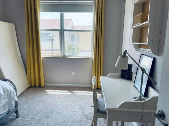 Дом в аренду по адресу 1527 NW 48th Lane - фото 6894617