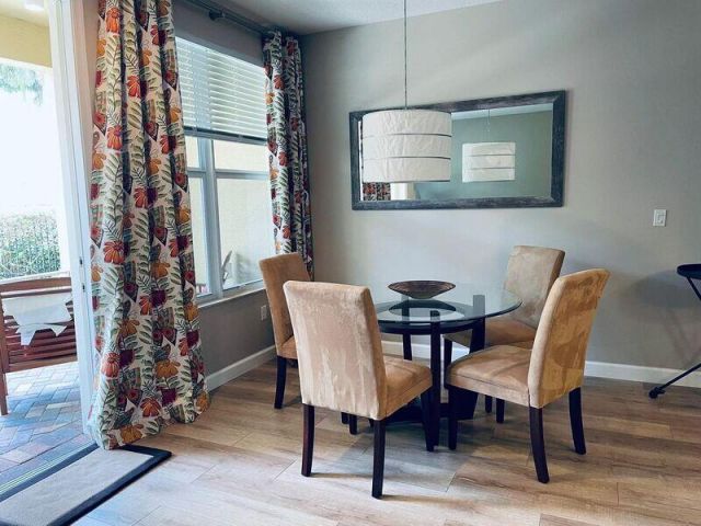 Дом в аренду по адресу 1527 NW 48th Lane - фото 6894622