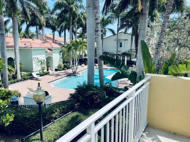 Дом в аренду по адресу 1527 NW 48th Lane - фото 6894626