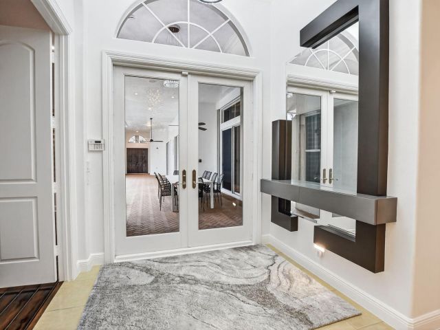 Продажа дома по адресу 8030 Laurel Ridge Court - фото 6887850