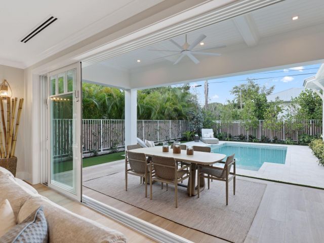 Продажа дома по адресу 209 NE 5th Street - фото 6887654