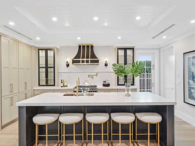 Продажа дома по адресу 209 NE 5th Street - фото 6887658