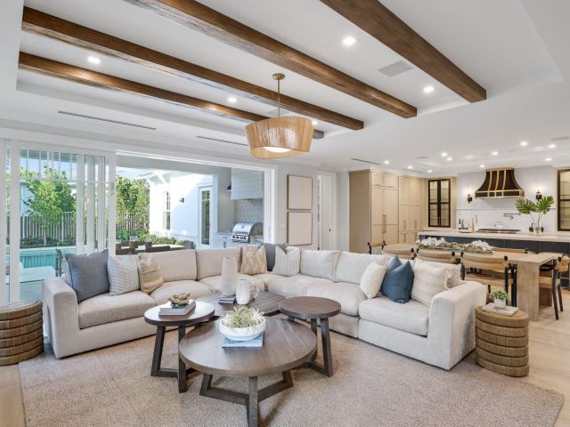 Продажа дома по адресу 209 NE 5th Street - фото 6887664