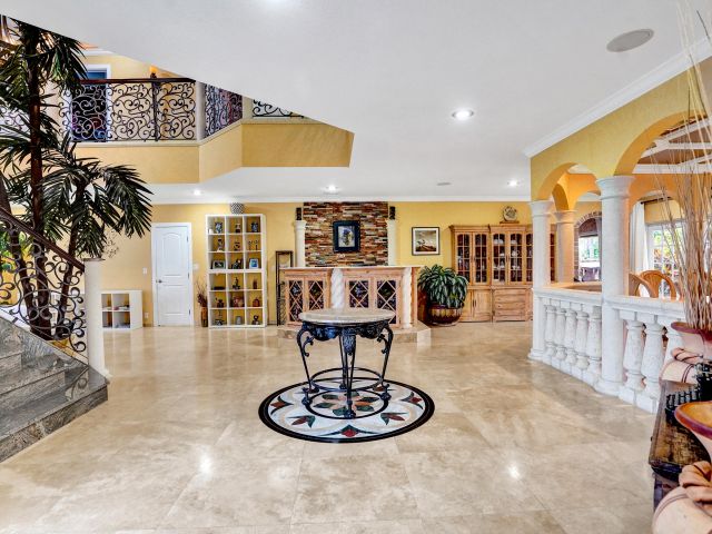 Дом в аренду по адресу 600 Circle Drive - фото 6893317