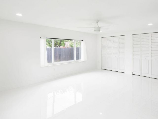 Продажа дома по адресу 6370 Plunkett Street - фото 6892973