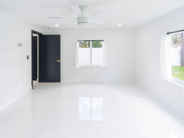 Продажа дома по адресу 6370 Plunkett Street - фото 6892975