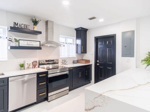 Продажа дома по адресу 6370 Plunkett Street - фото 6892982