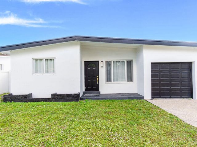 Продажа дома по адресу 6370 Plunkett Street - фото 6892990