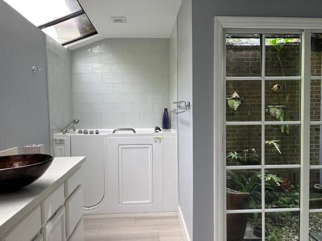 Продажа дома по адресу 4105 NW 1st Court - фото 6888075