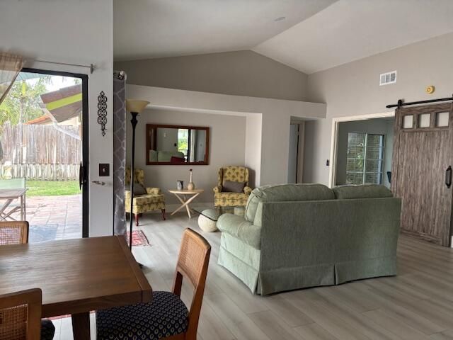 Продажа дома по адресу 4105 NW 1st Court - фото 6888080