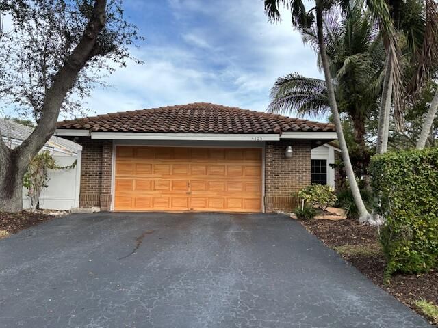 Продажа дома по адресу 4105 NW 1st Court - фото 6888083