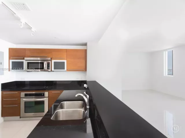 Квартира в аренду номер2402 - фото 6887307