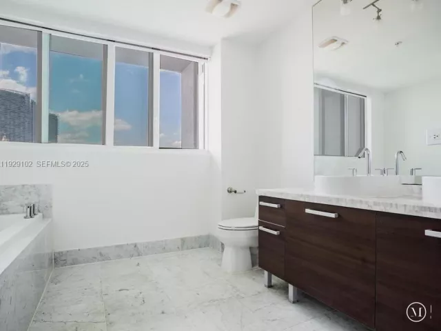 Квартира в аренду номер2402 - фото 6887293