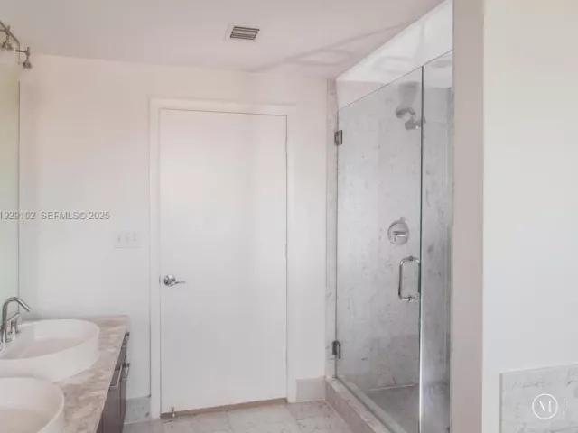 Квартира в аренду номер2402 - фото 6887294